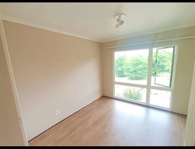 2 BEDROOM TOWNHOUSE FOR SALE IN SOUTH CREST